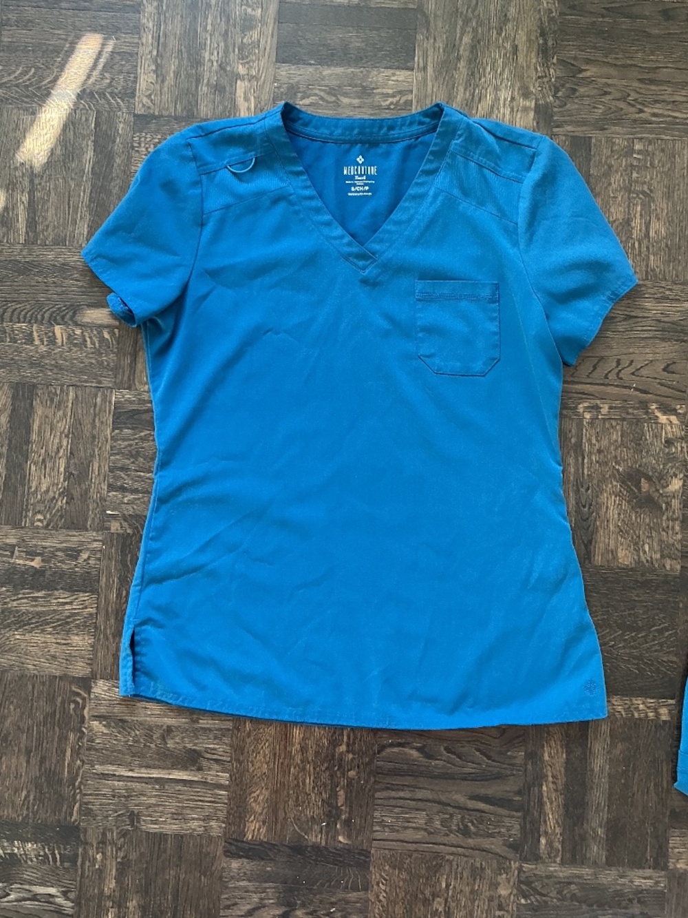 Med Couture Touch Caribbean Blue Scrub Set - Picture 2 of 5